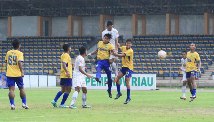 Kalahkan Riau, Sumbar Raih Medali Emas Sepakbola Porwil XI