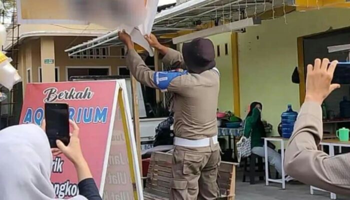 Bawaslu Gandeng Satpol-PP Padang Tertibkan Alat Peraga