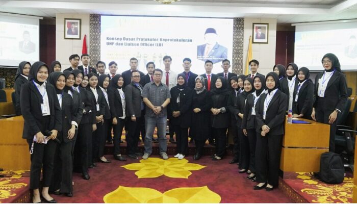 Protokoler UNP Gelar Workshop Keprotokoler dan Liaison Officer