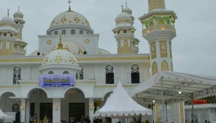 Zulkifli Hasan dan UAS Resmikan Masjid Al Khair