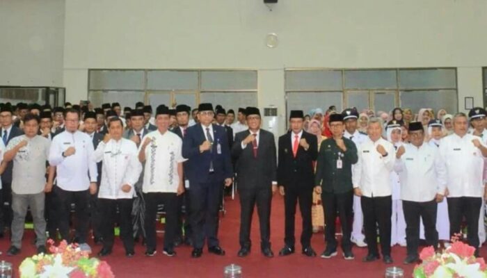 Akhir Tahun 2023 Wako Padang Lantik 243 Pejabat Eselon III dan IV