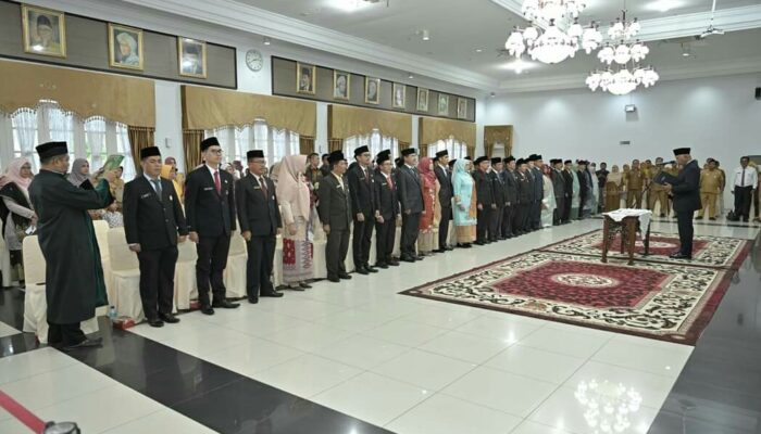 Gubernur Sumbar Soroti Tawuran Saat Melantik Kepala SMA/SMK