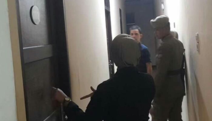 Satpol-PP Padang Tertibkan Kos kosan Langgar Aturan