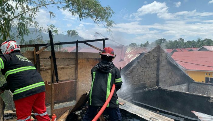 2 Rumah Terbakar di Balai Gadang Koto Tangah Padang