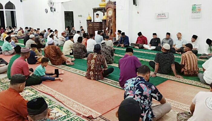 WR III UNP Pimpin Safari Ramadhan di Masjid Tanah Datar