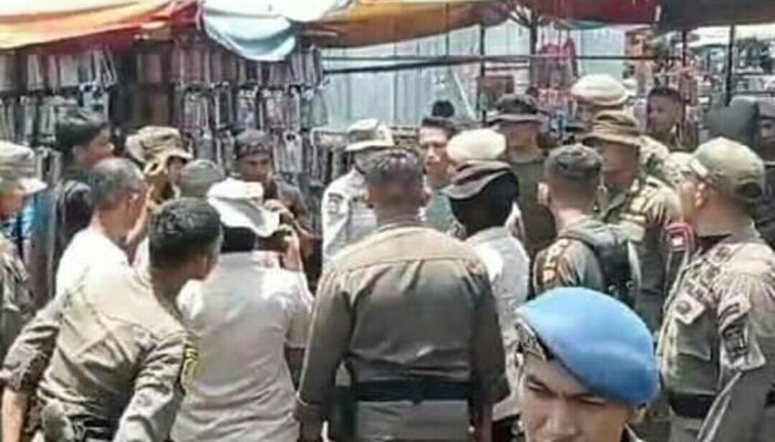 Penertiban PKL Pasar Raya Padang Berakhir Ricuh