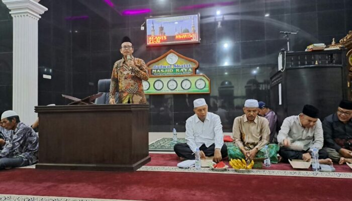 Warek lV Prof Yasri Pimpin Safari Ramadan UNP di Pasbar