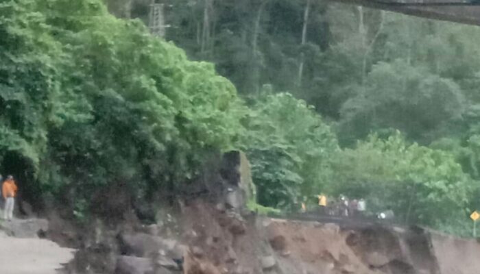 Lembah Anai Amblas, Jalan Padang-Bukittinggi Putus