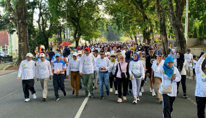 Jalan Santai Dies Natalis ke-43 UBH Galang Dana Peduli Bencana