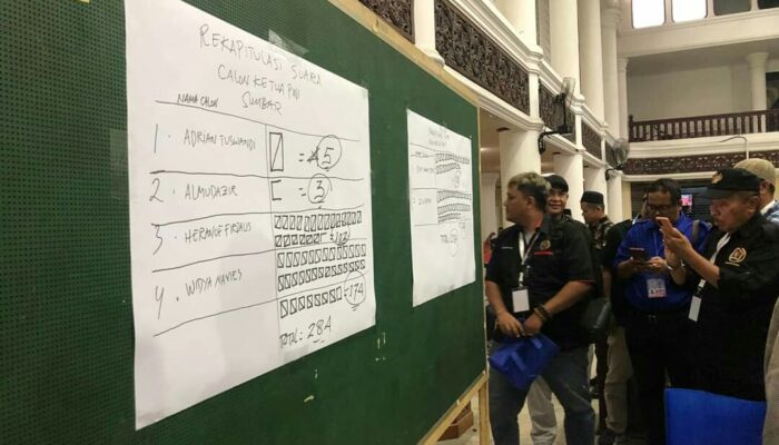 Peroleh Suara Terbanyak Widya Navis Sah Ketua PWI Sumbar