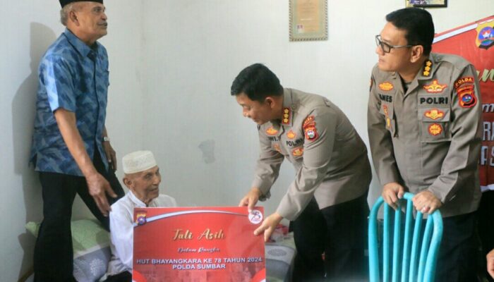 HUT Bhayangkara ke-78 Polda Sumbar Anjangsana ke Panti Asuhan