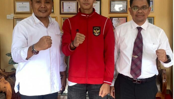 Rektor UNP Apresiasi Prestasi Rio Zulia Wandra Raih Prestasi