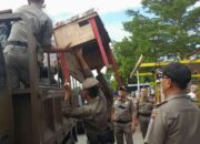 Lapak PKL Kena Penertiban Satpol-PP Padang