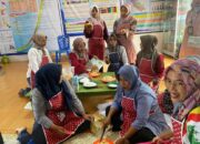 Tim Dosen UNP Beri Pelatihan Buat Kue ke ibu PKK Nagari Sunua Tangah