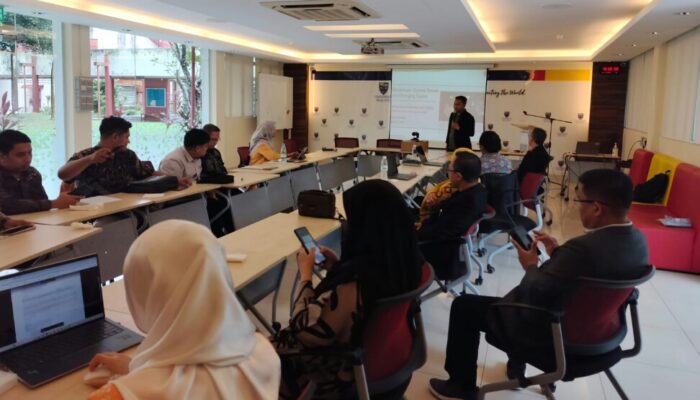 Dosen Teknik Elektronika UNP Berikan Kuliah Umum di Universiti Malaya