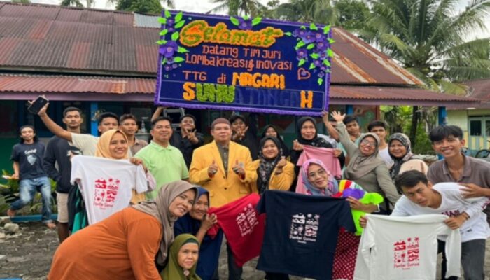 PKM UNP Latih Karang Taruna Sunua Tengah Buat Karangan Bunga dan Sablon