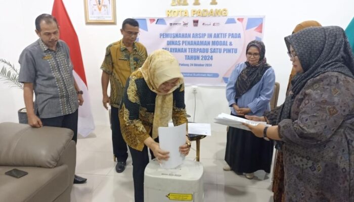 1.011 Arsip DPMPTSP Padang Dimusnahkan