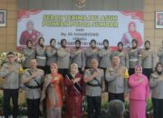 Kapolda Ikuti Sertijab Ibu Asuh Polwan Polda Sumbar