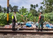 KAI Sumbar Larang Buang dan Bakar Sampah di Rel Kereta