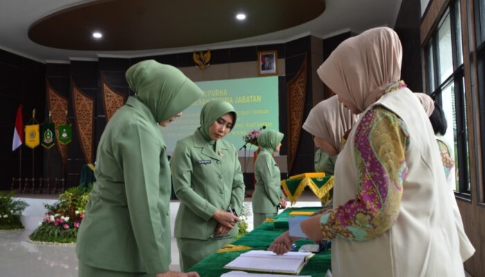 Persit Chandra Kirana Koorcab Rem 032 PD I/BB Serahterima Jabatan