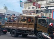 Satpol PP Kembali Tertibkan PKL di Pasar Raya Padang