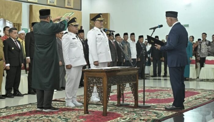Gubernur Sumbar Lantik Bupati dan Wakil Bupati Pasbar 2025-2030