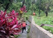 Balita Hanyut di Aliran Sungai Bandar Buat Kota Padang