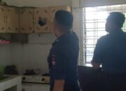 Damkar Kota Padang Evakuasi Ular di Kantor DPD NasDem