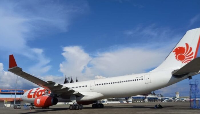 Lion Air Airbus 330 untuk Haji 2025 Tiba di Padang