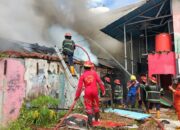 Gudang Kayu di Padang Terbakar, Kerugian Capai 100 Juta