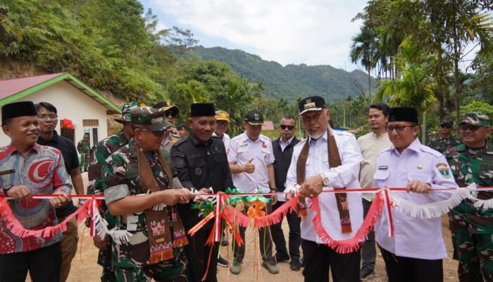 Danrem dan Gubernur Resmi Tutup TMMD/N ke-124 di 50 Kota