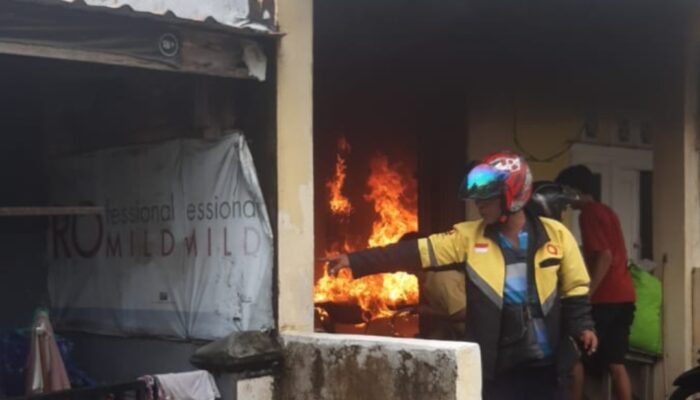 Tabung Gas Bocor Toko Laundry di Banuaran Hangus Terbakar