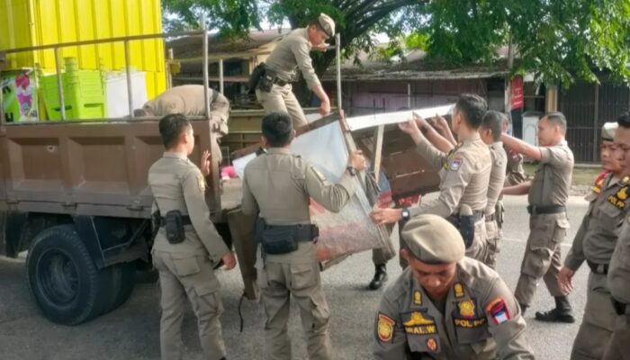 PKL Jualan di Trotoar Padang Timur Ditertibkan Satpol-PP