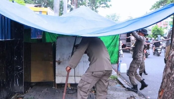 PKL Jalan Perintis Kemerdekaan Diterbitkan Satpol-PP Padang