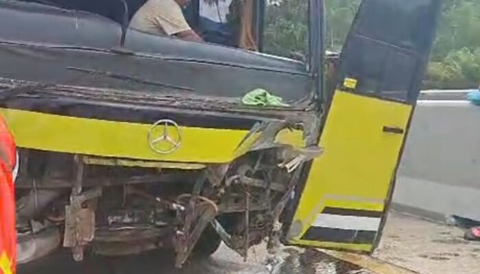 Kecelakaan Bus Pariwisata di Jalan Tol Sicincin, 2 Orang Luka