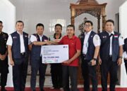 Pembangunan Sosial dan Keagamaan KAI Sumbar Salurkan Dana TJSL