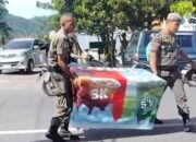 Satpol PP Padang Tertibkan PKL yang Kuasai Trotoar