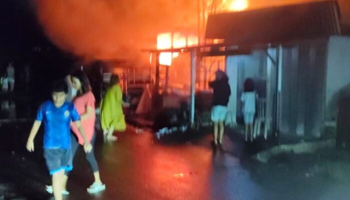Kebakaran Rumah dan Toko di Lubeg Kerugian Rp500 Juta