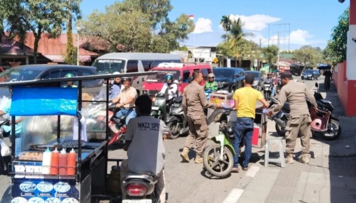 Satpol PP Padang Gencar Tertibkan PKL di Sejumlah Titik Kota