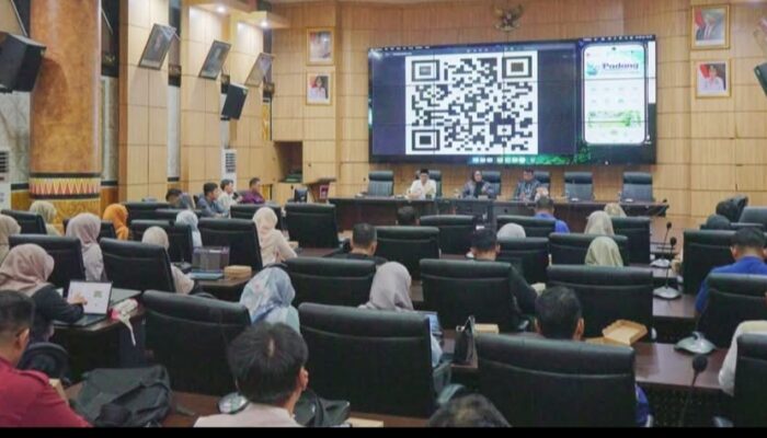 Mudahkan Warga, Pemko Padang Luncurkan “Padang Mobile”