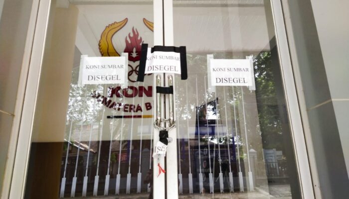 Olahraga Kelabu, Kantor KONI Sumbar Disegel