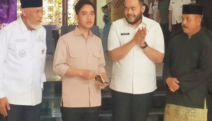 Hanya Lima Setengah Jam Wapres Gibran di Padang