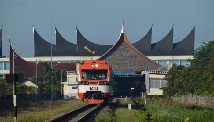 KA Lembah Anai Kembali Layani Penumpang Hingga BIM