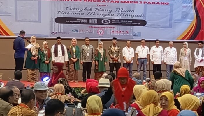 Tria Suprajeni Jadi Ketua Umum DP ALA SMPN 2 Periode 2025- 2028