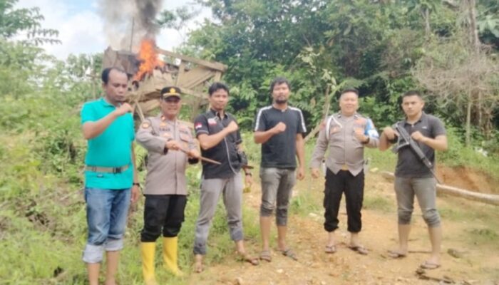 Polres Solok Selatan Musnahkan Alat Tambang Emas Ilegal