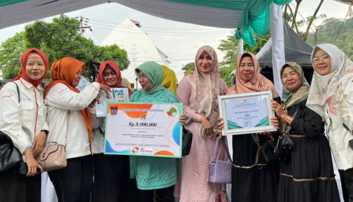 Koto Tangah Raih Juara Pertama Lomba Fun Live Cooking se-Kota Padang