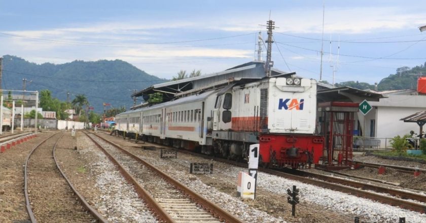 Long Weekend HUT Ke-80 RI, KAI Sumbar Sediakan 28.228 Tempat Duduk