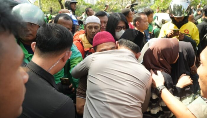 Divhumas Polri Gelar Shalat Gaib untuk Driver Ojol yang Tewas Tertabrak Rantis Brimob