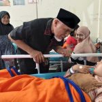 Mahyeldi Tinjau Korban Keracunan MBG di RSUD Lubuk Basung