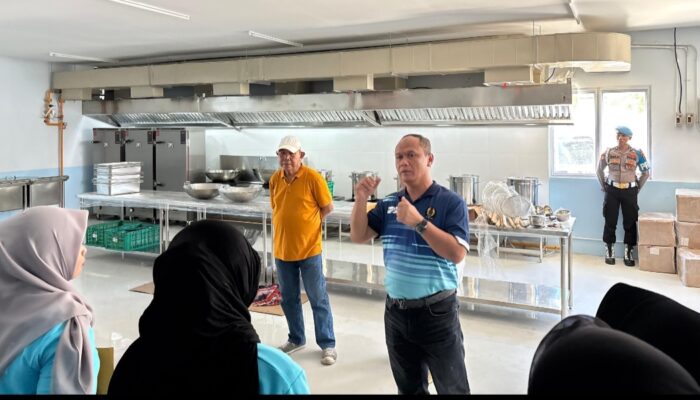 Kapolda ditinjau Kesiapan SPPG Alai, Tekankan Standar Kesehatan